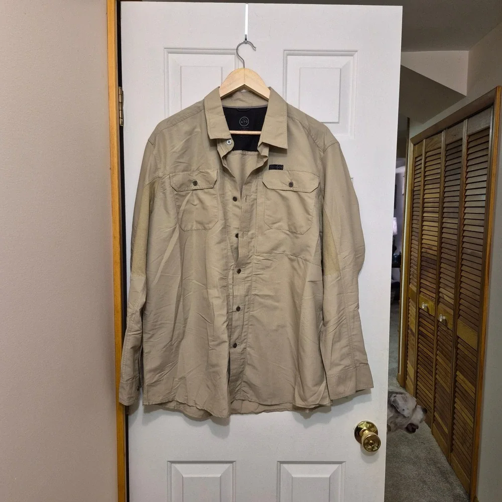 ATG by Wrangler Mens XL Tan All Terrain Gear Utility Hiking Shirt NSB89TI Khaki